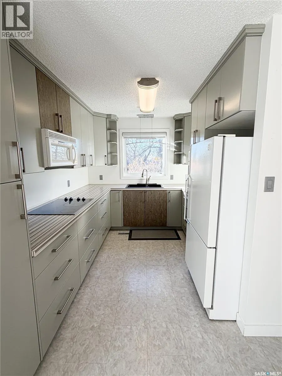 64 Dunfield CRESCENT