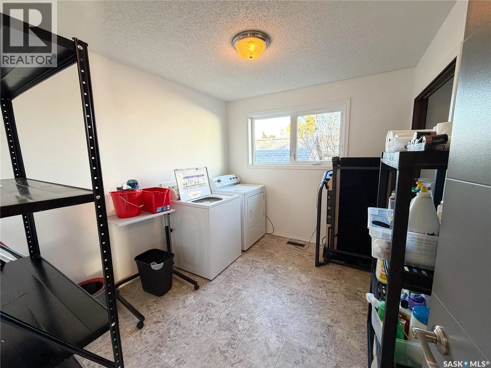 64 Dunfield CRESCENT