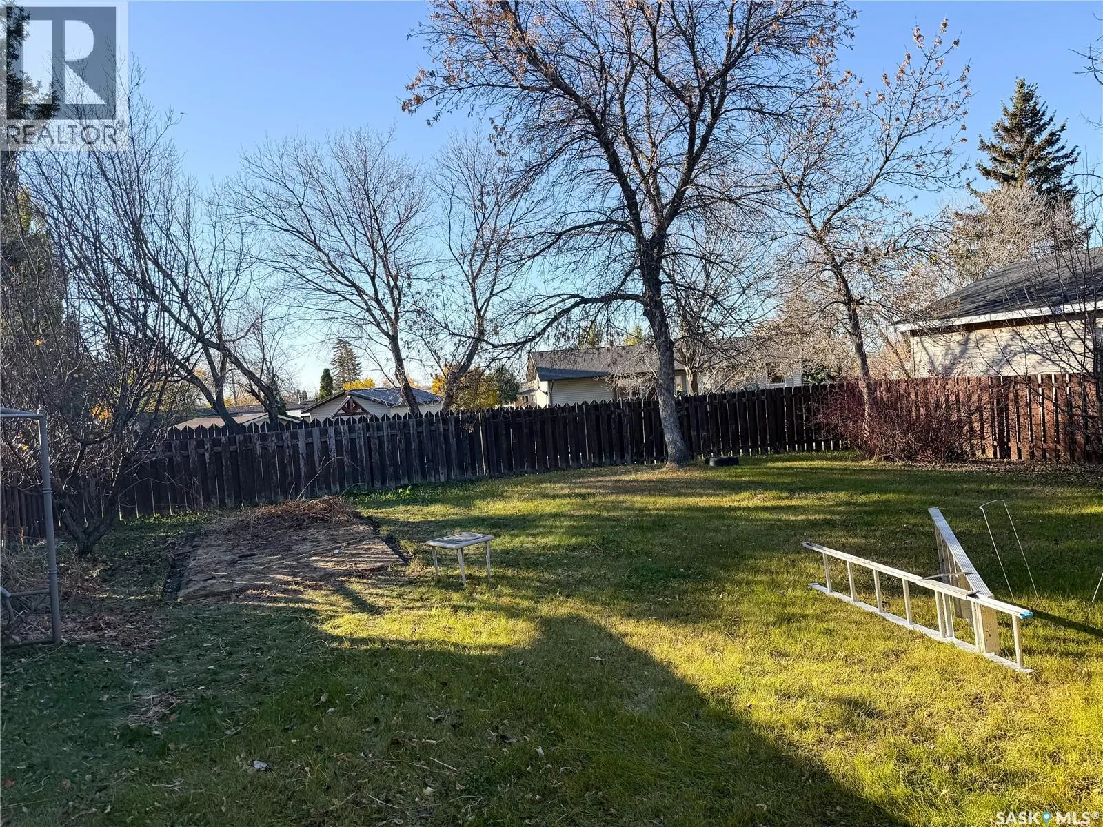 64 Dunfield CRESCENT