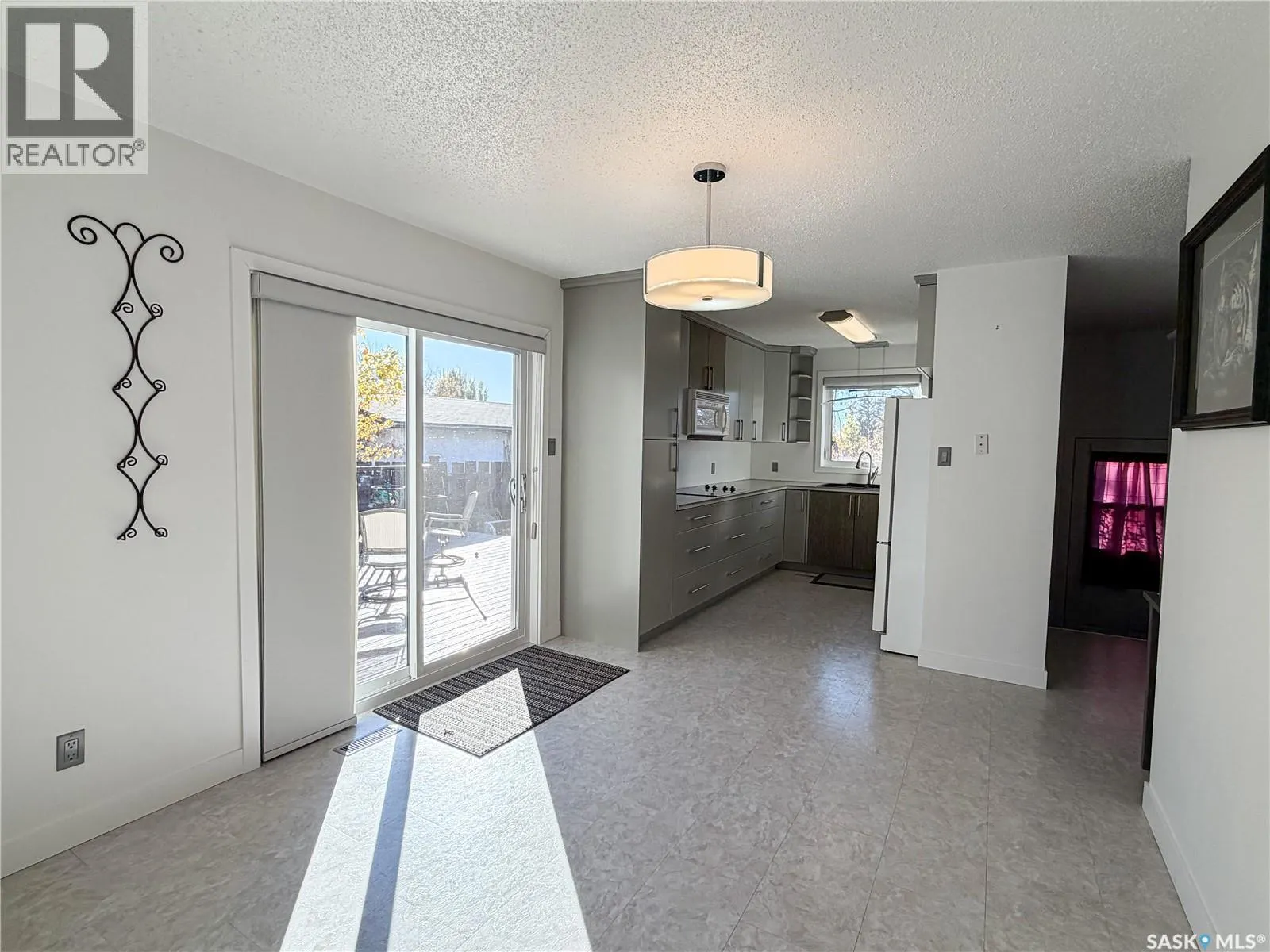 64 Dunfield CRESCENT