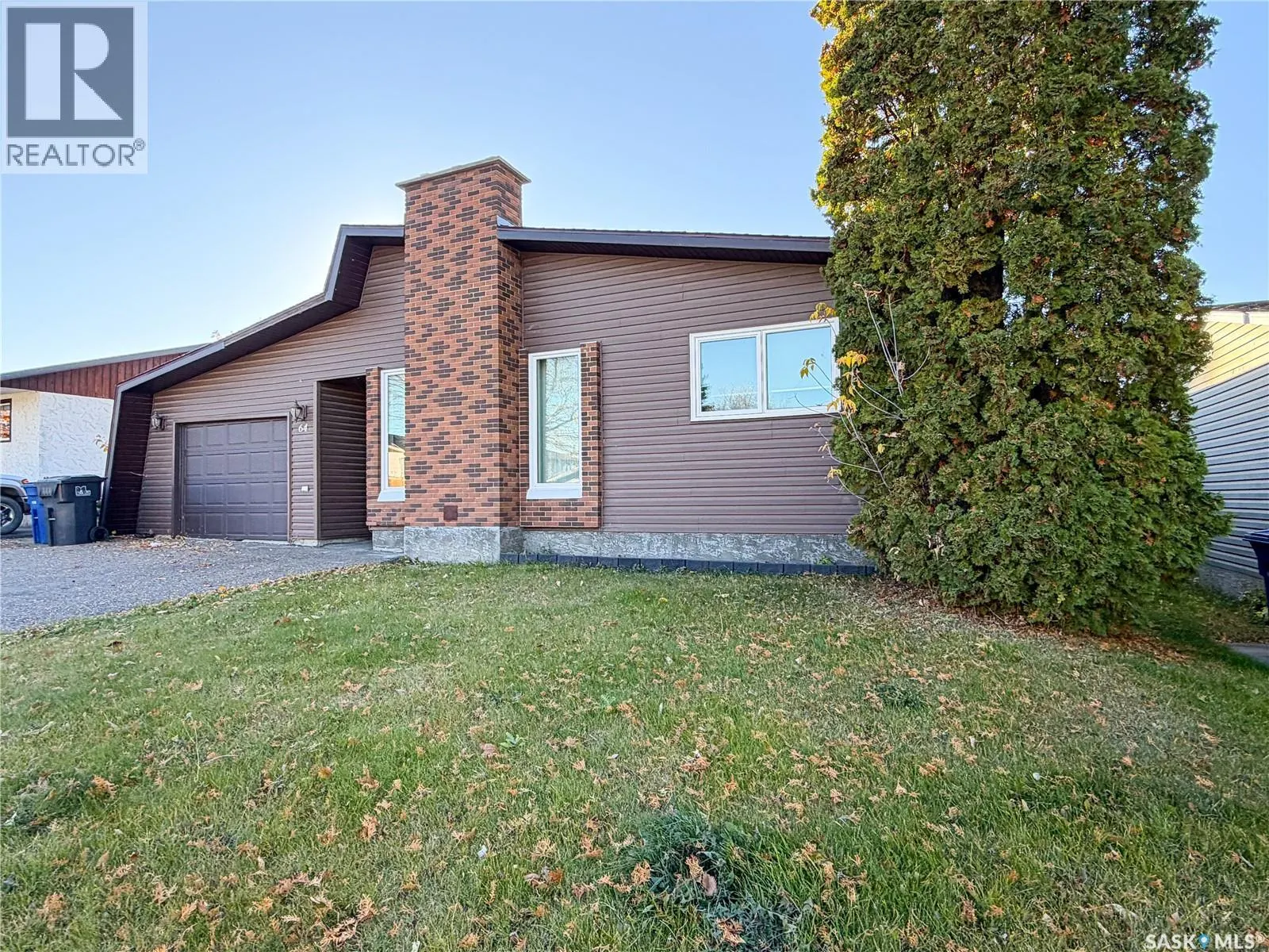 64 Dunfield CRESCENT