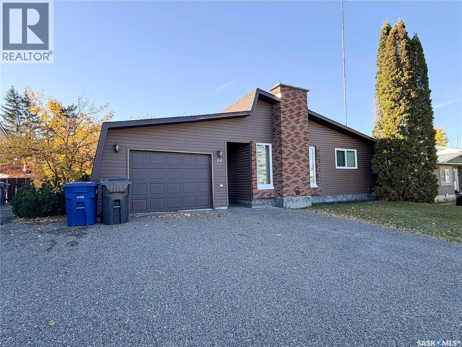 64 Dunfield CRESCENT