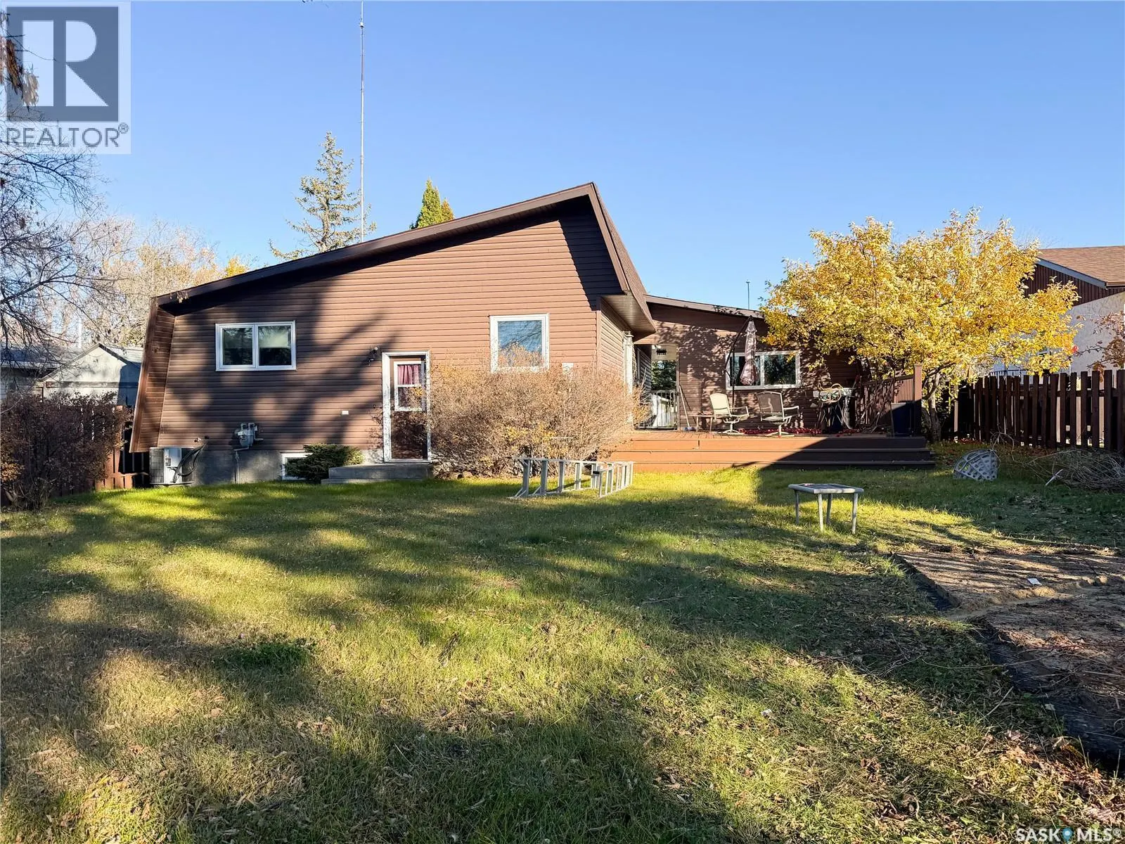 64 Dunfield CRESCENT