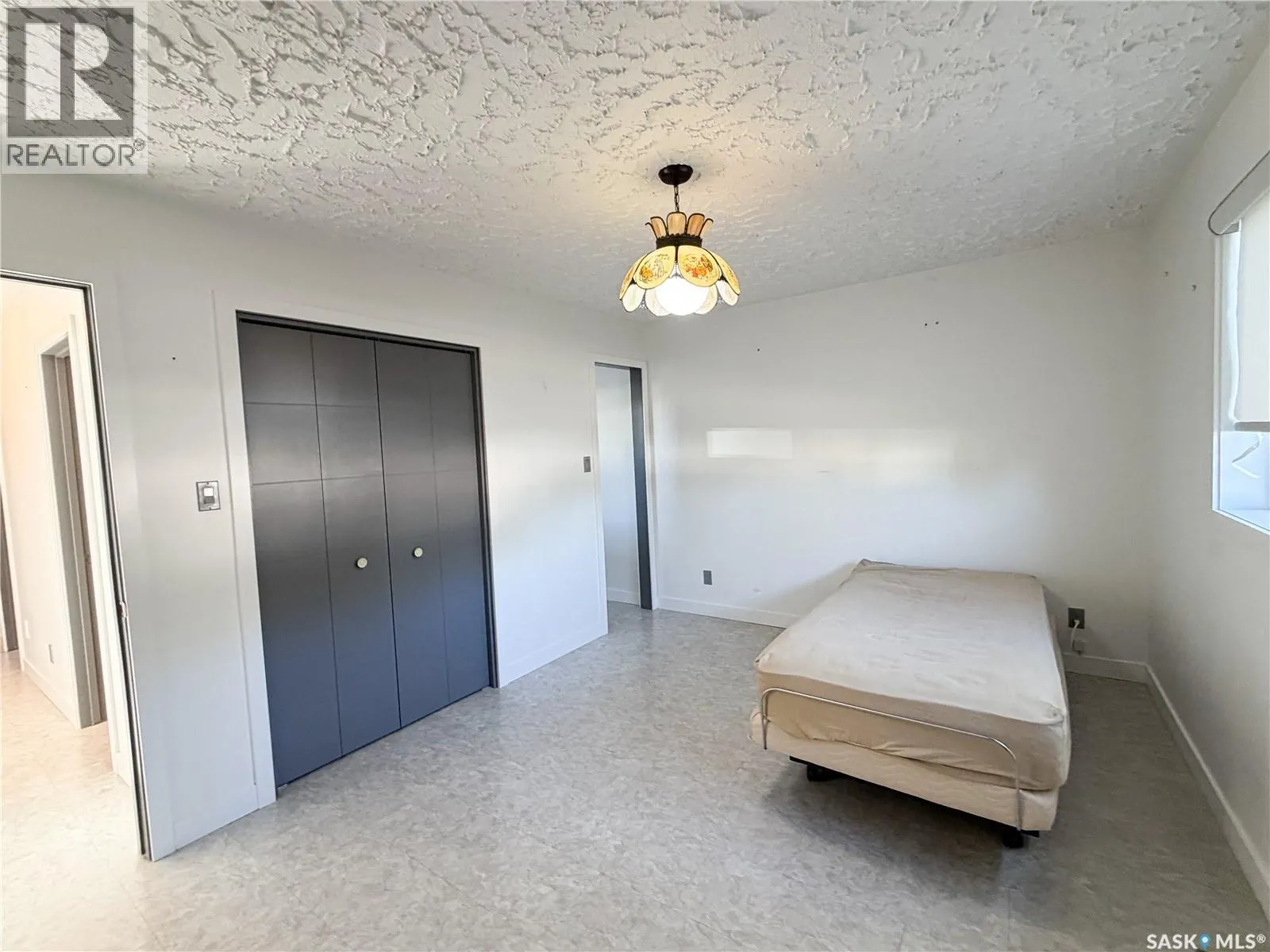 64 Dunfield CRESCENT