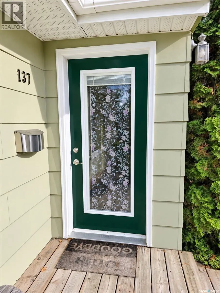 137 Simpson STREET