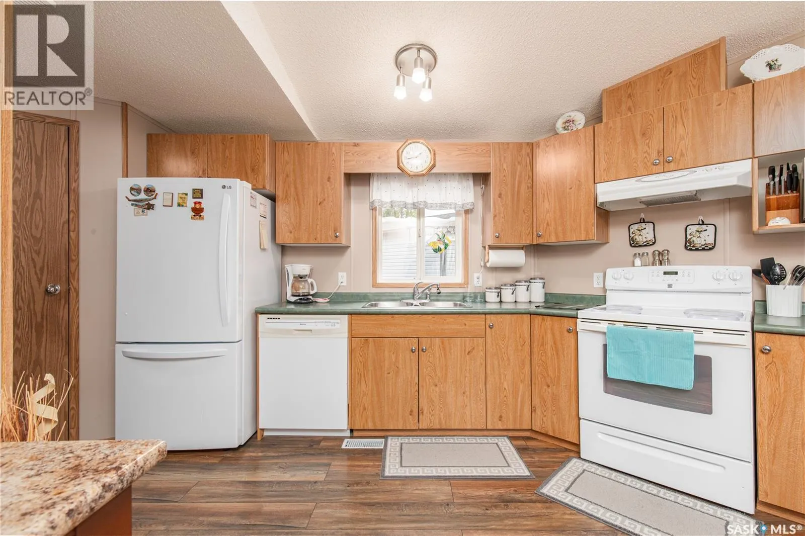 E15 1455 9th AVENUE NE