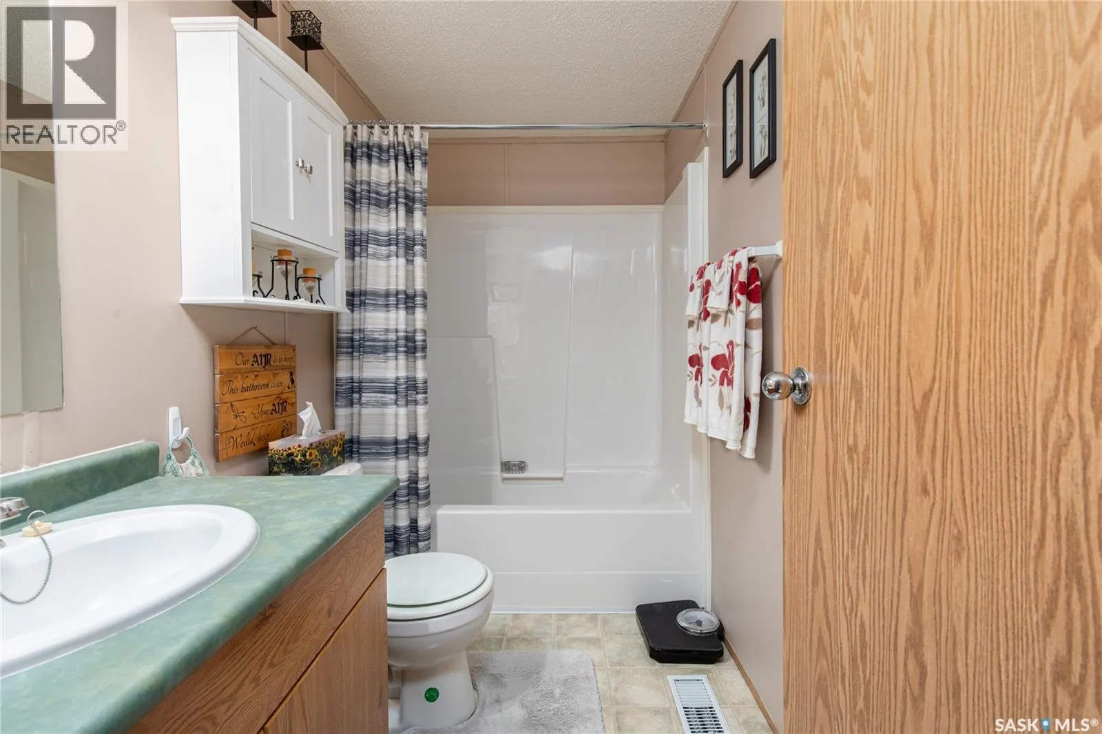 E15 1455 9th AVENUE NE