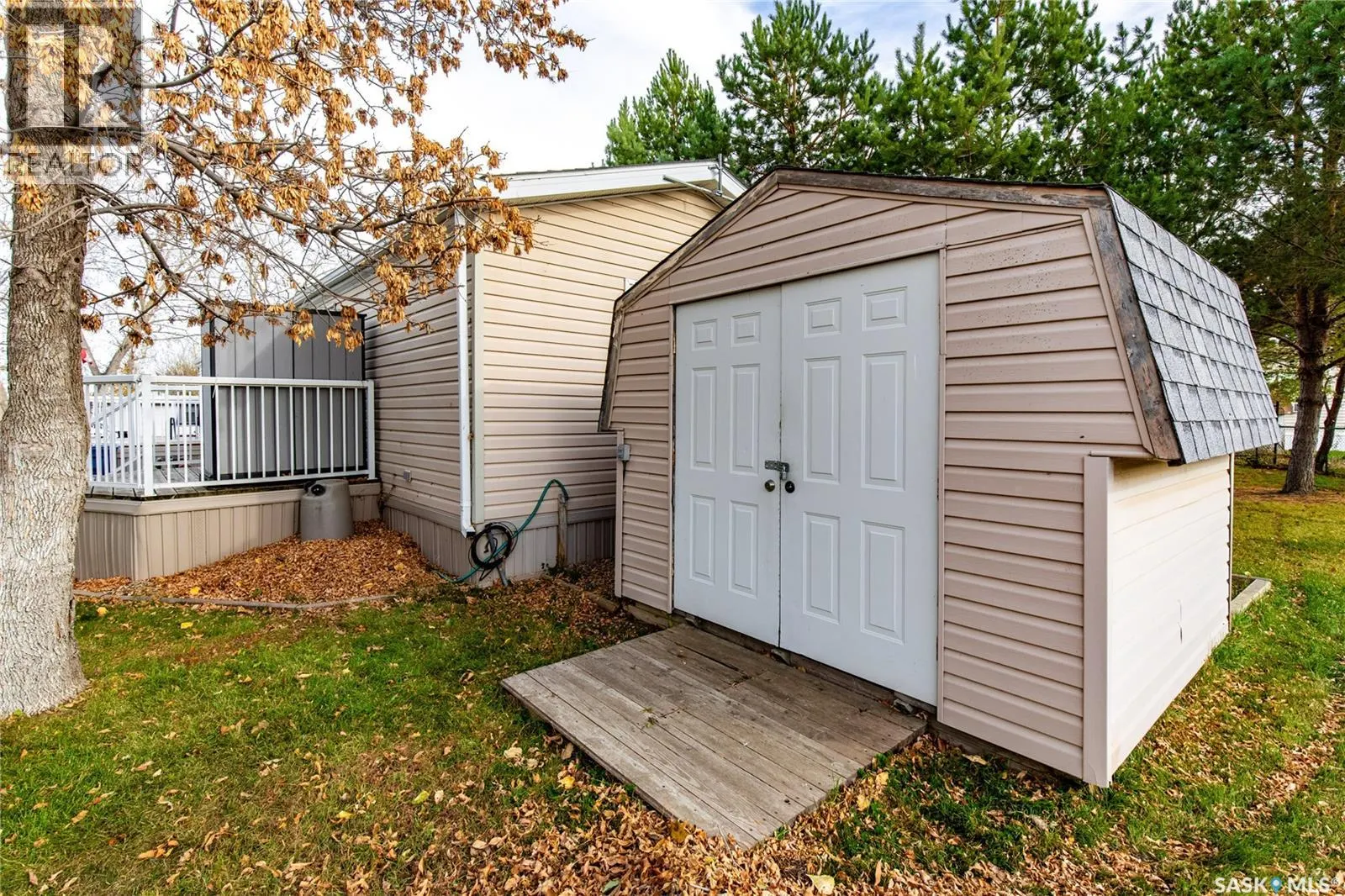 E15 1455 9th AVENUE NE