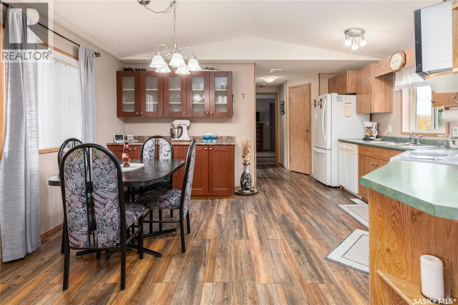 E15 1455 9th AVENUE NE