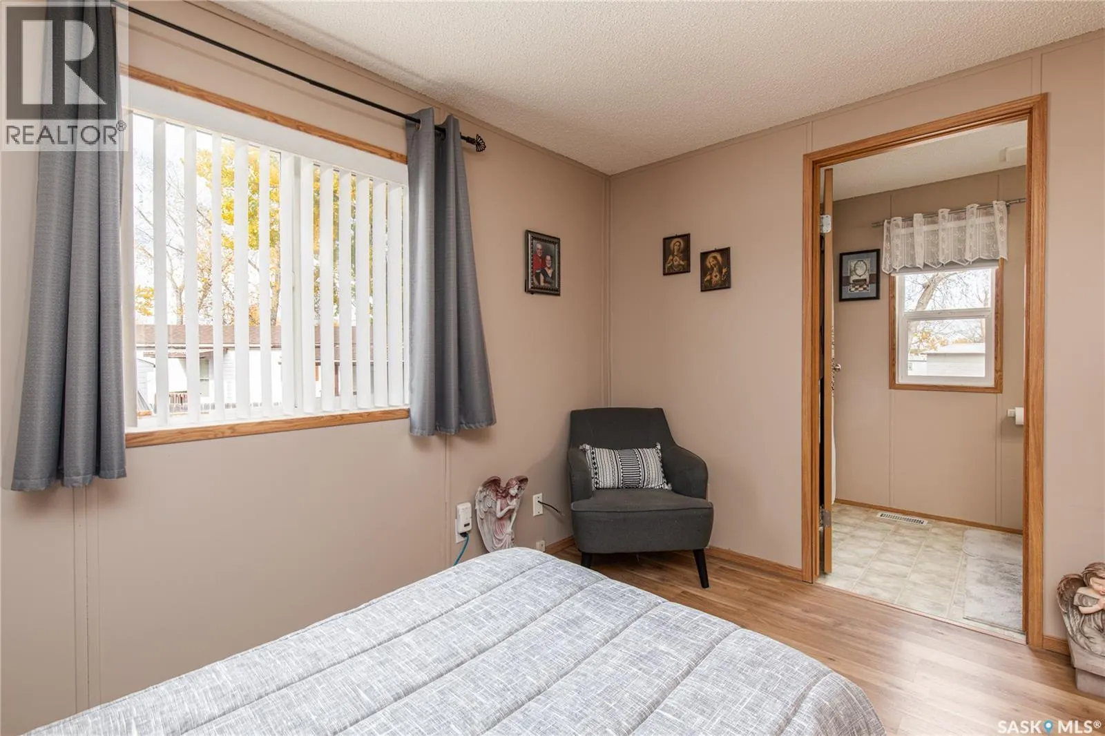 E15 1455 9th AVENUE NE