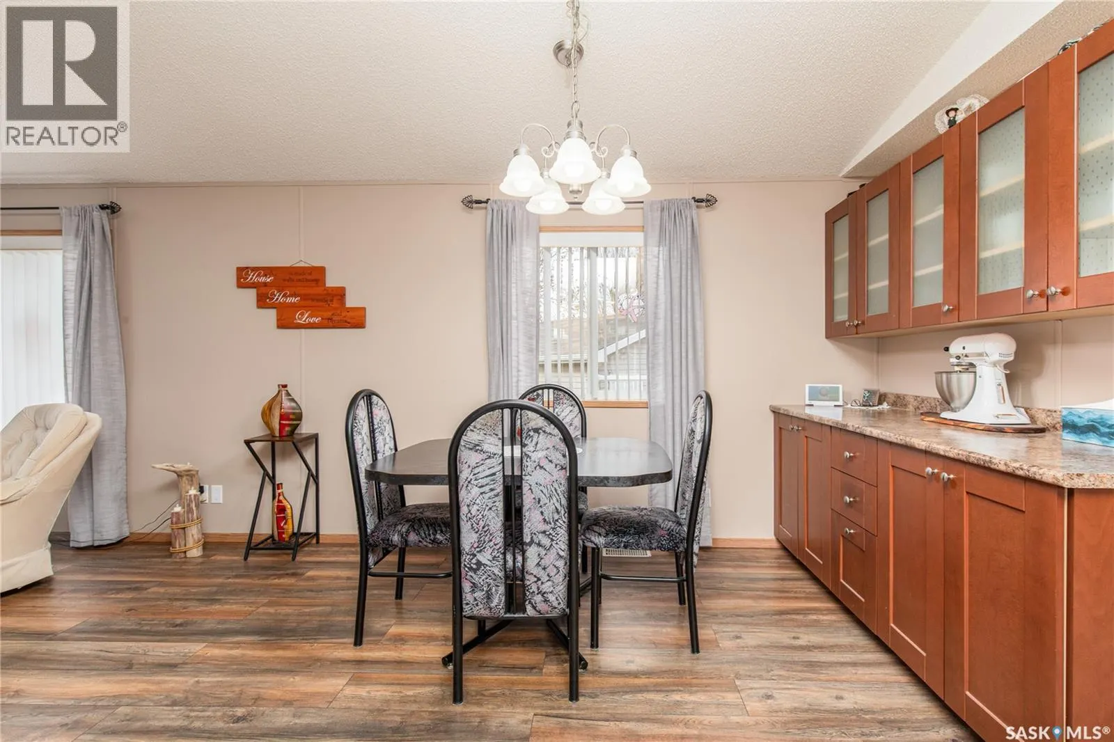 E15 1455 9th AVENUE NE