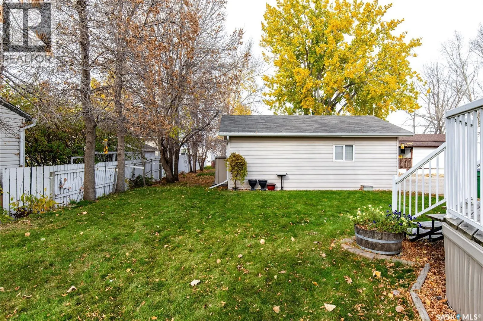 E15 1455 9th AVENUE NE