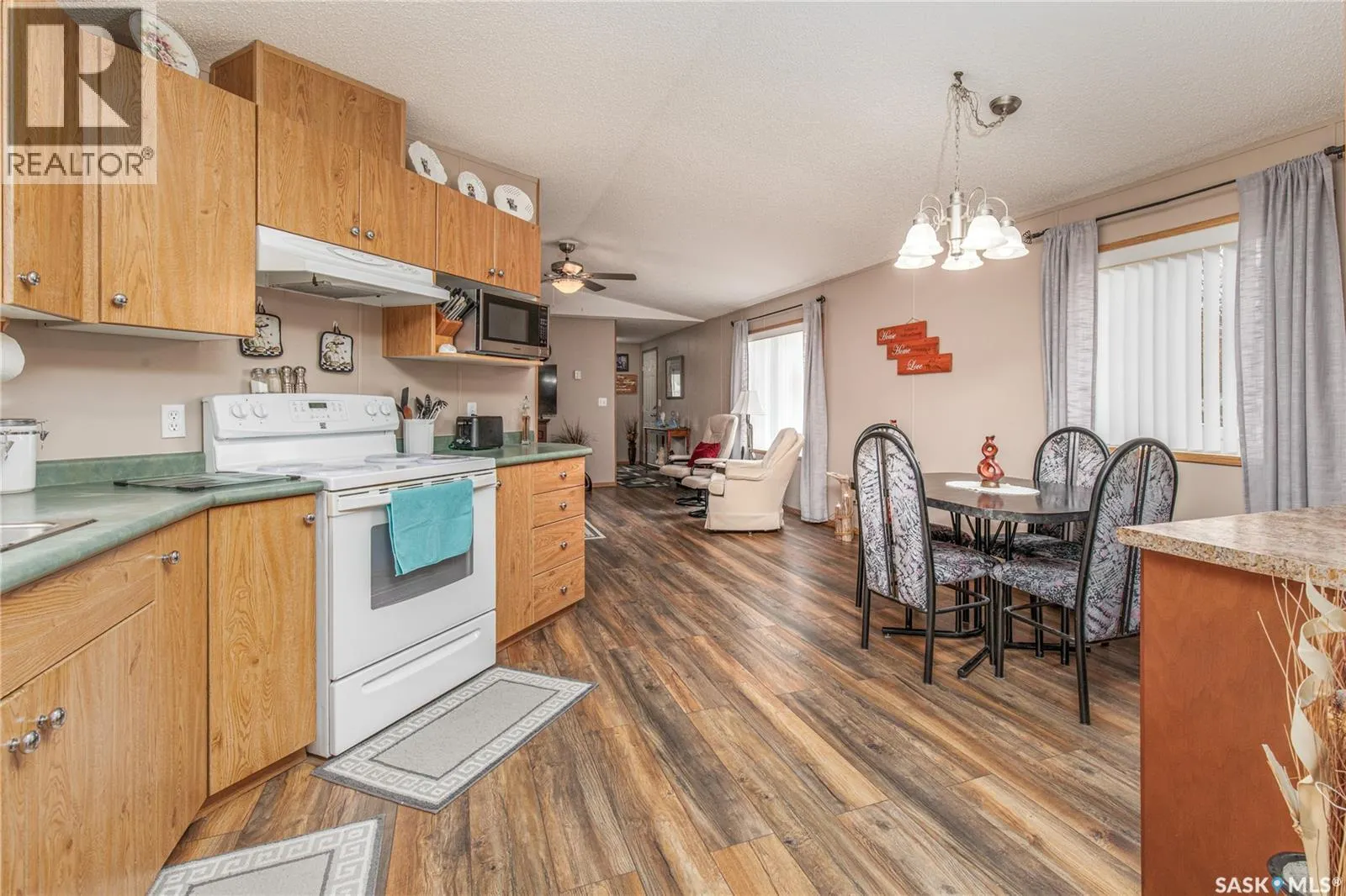 E15 1455 9th AVENUE NE