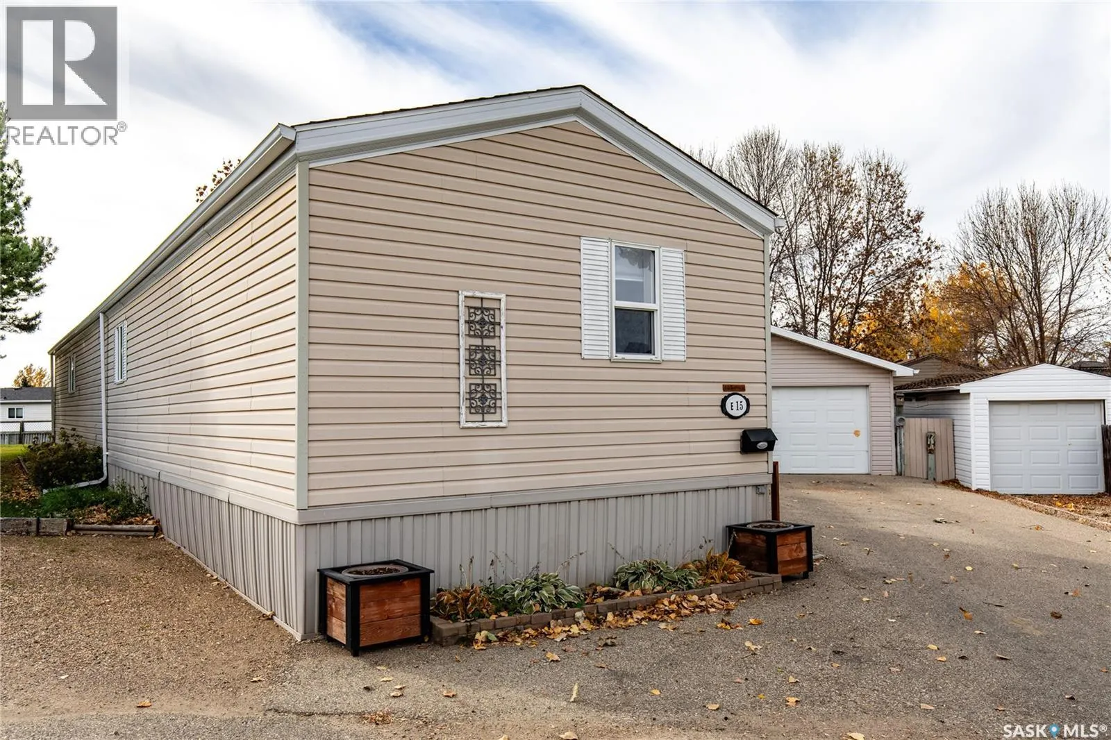 E15 1455 9th AVENUE NE
