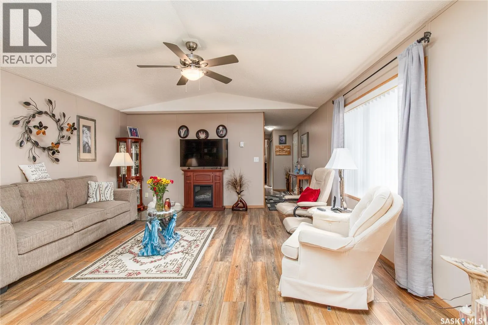 E15 1455 9th AVENUE NE