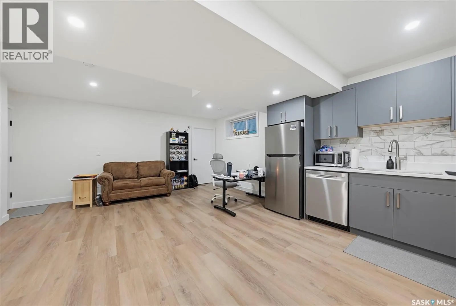 246 Katz COURT