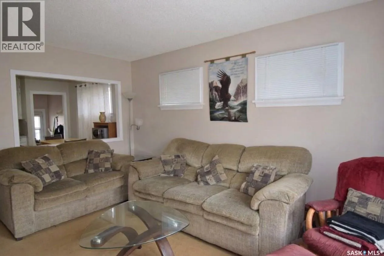 532 13th STREET W