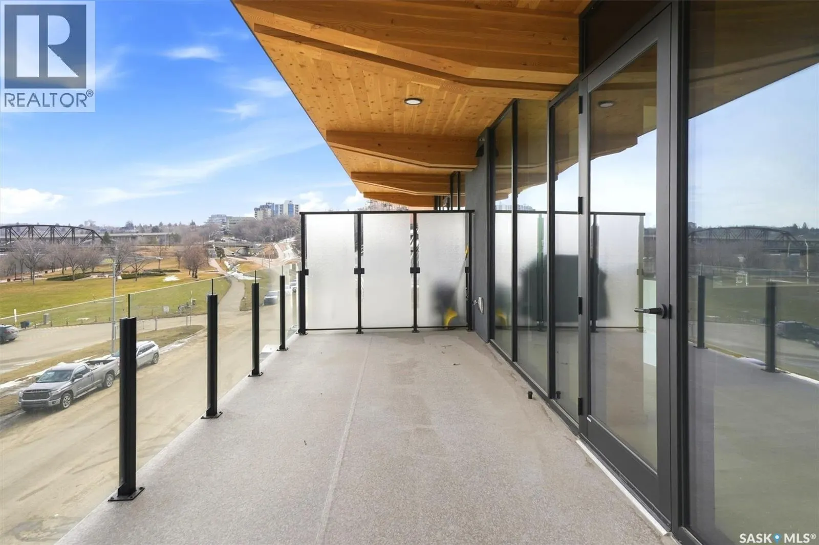 301 212 Saskatchewan CRESCENT