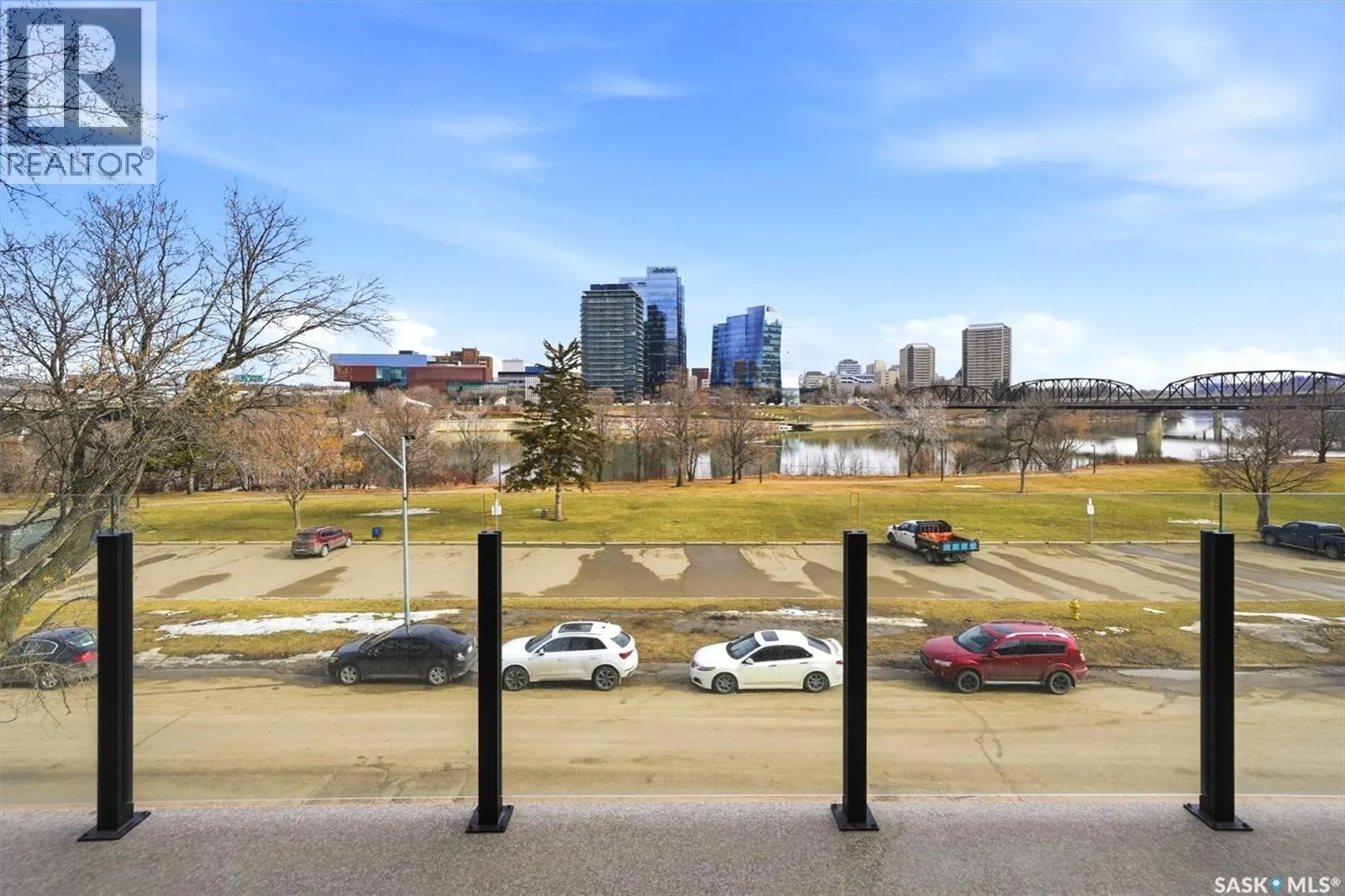 301 212 Saskatchewan CRESCENT
