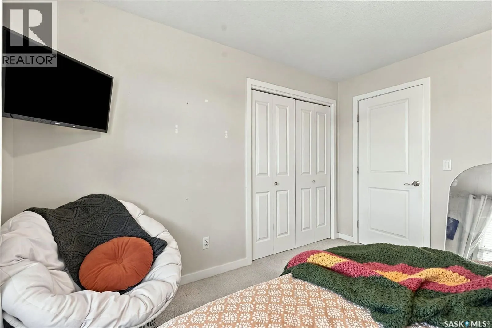 211 1015 Patrick CRESCENT