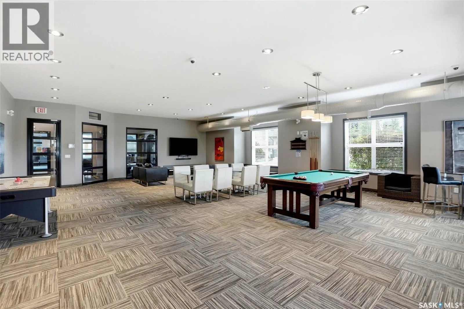 211 1015 Patrick CRESCENT