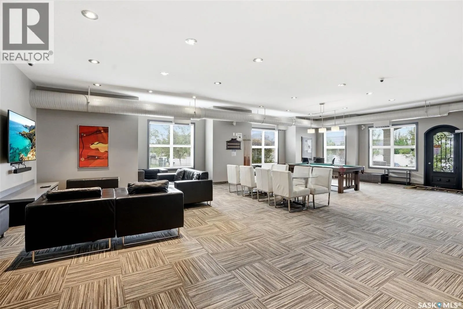 211 1015 Patrick CRESCENT