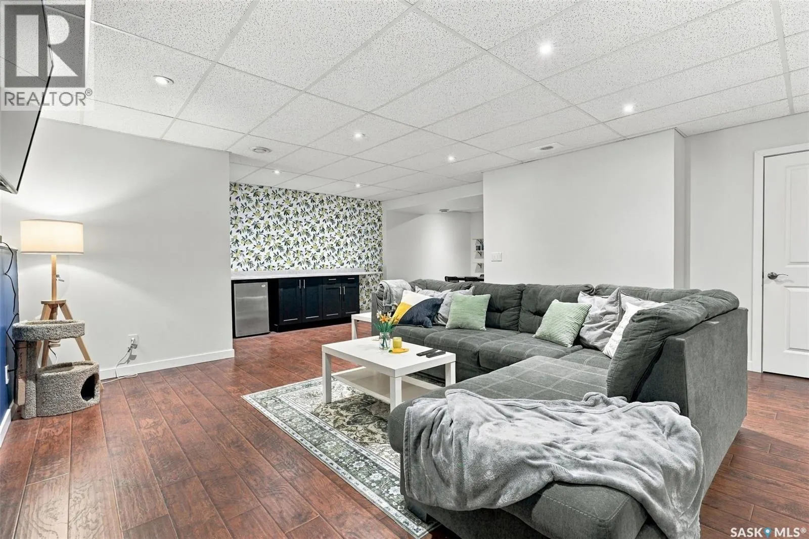 211 1015 Patrick CRESCENT