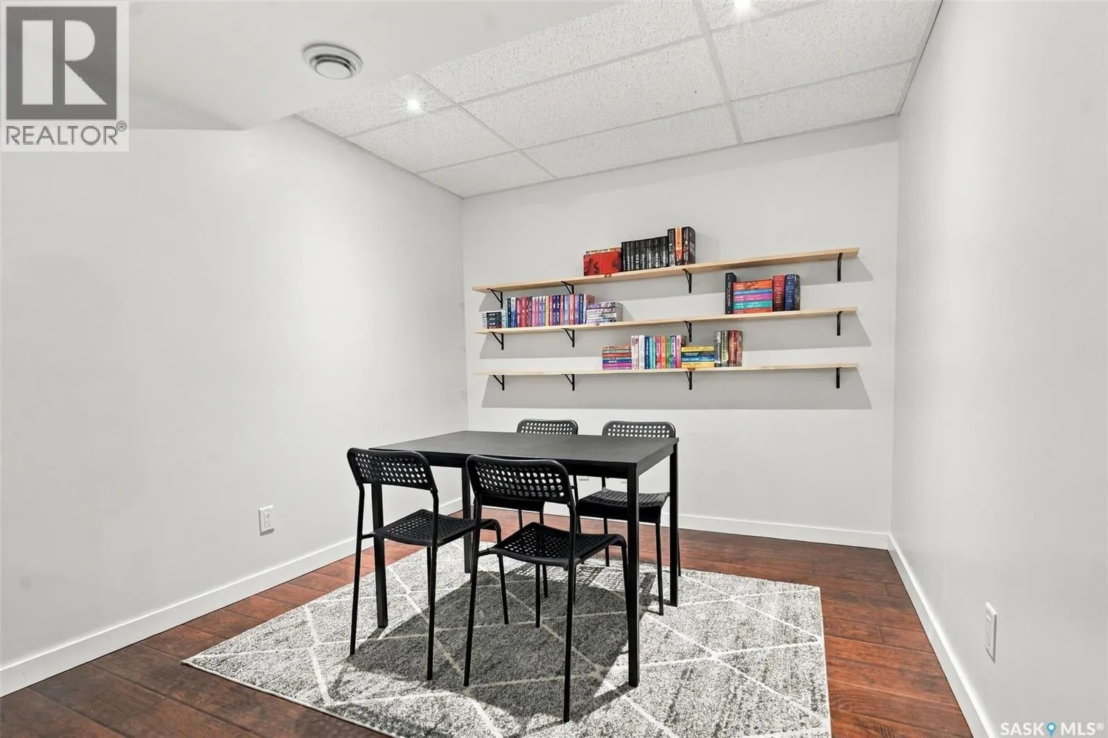 211 1015 Patrick CRESCENT