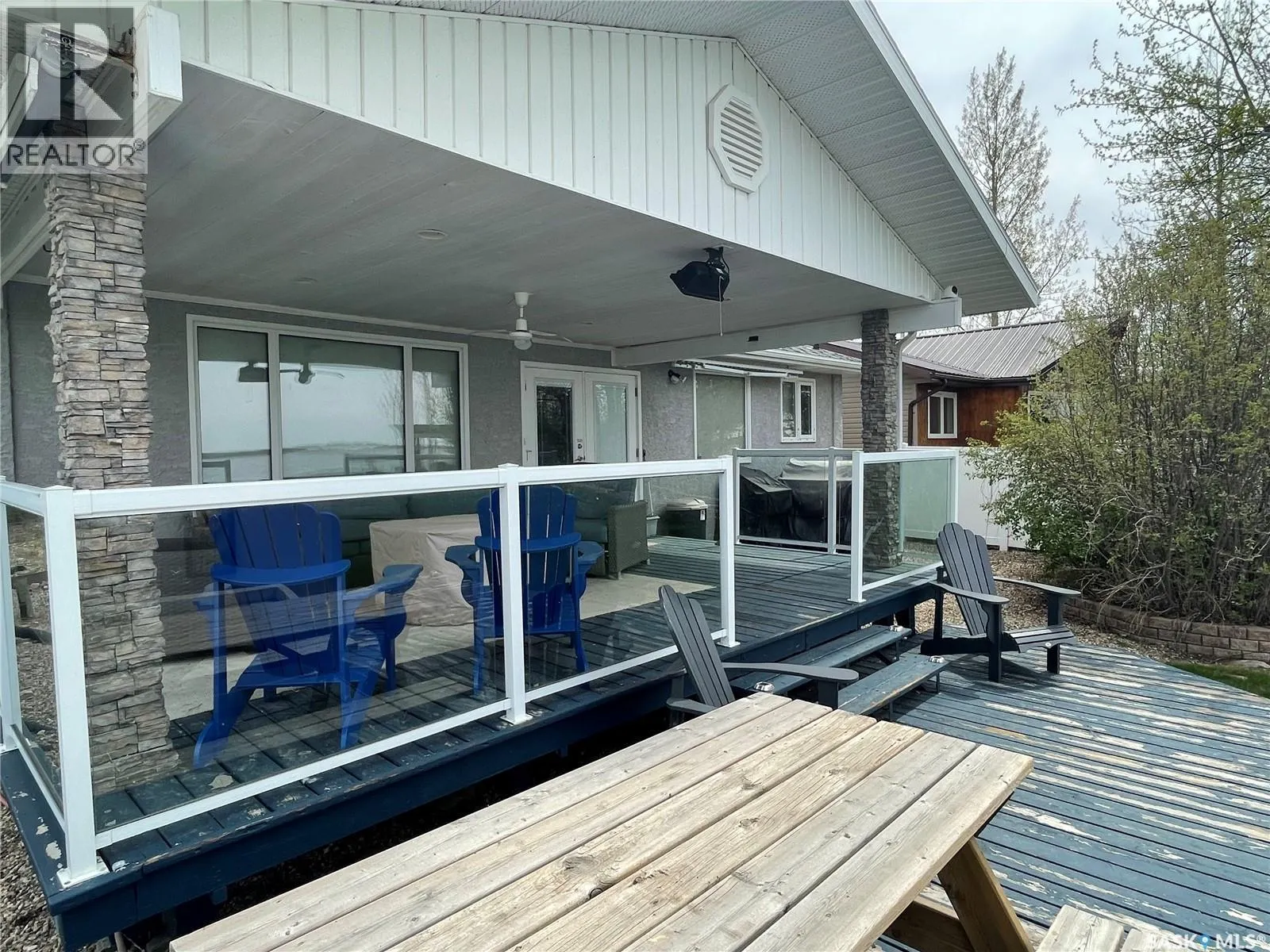 115 Lakeside DRIVE