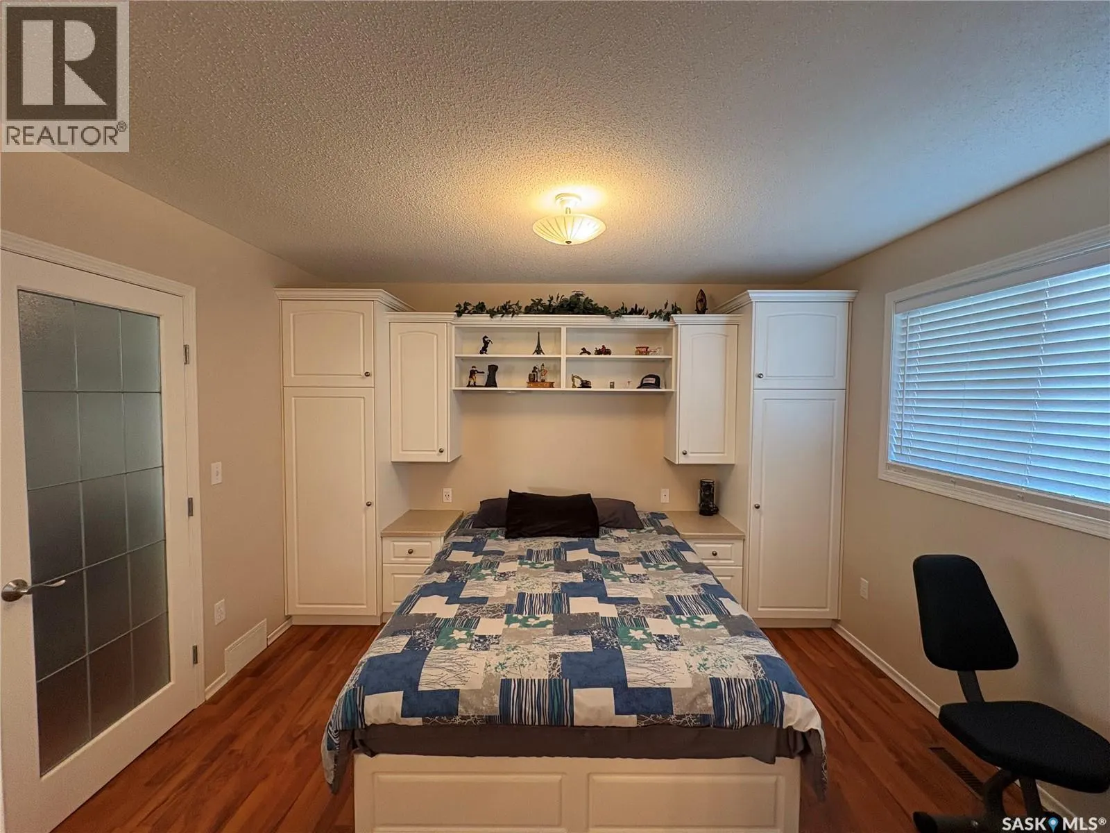115 Lakeside DRIVE