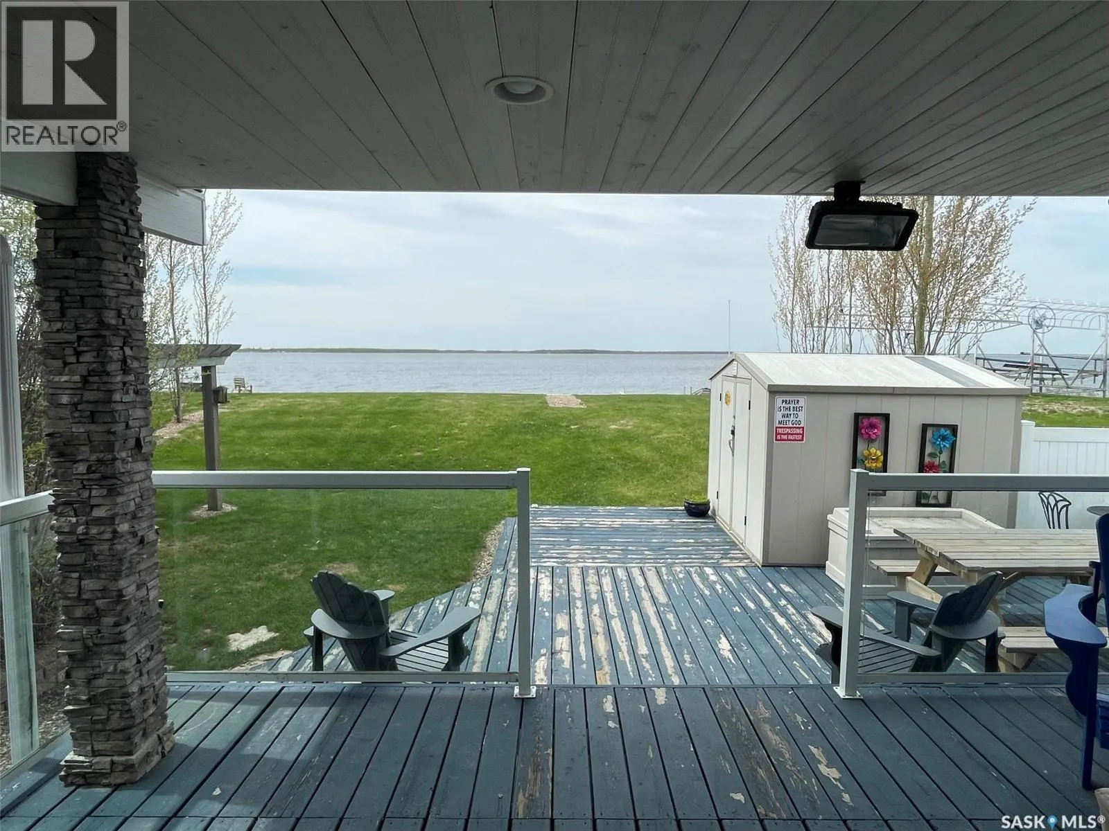 115 Lakeside DRIVE