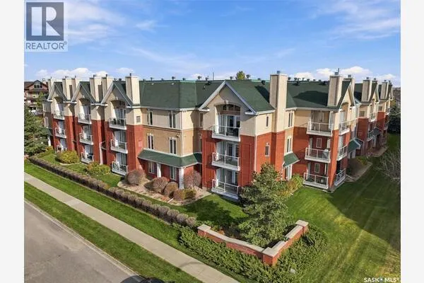 For sale near the University of Saskatchewan: 311 928 Heritage VIEW, Wildwood, Saskatoon