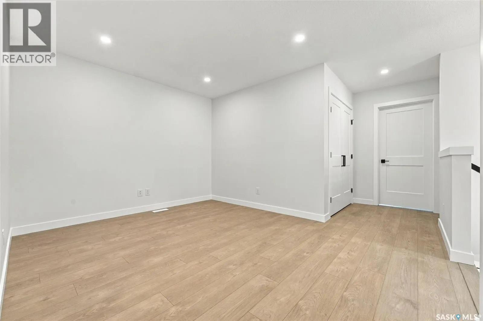 247 Doran WAY