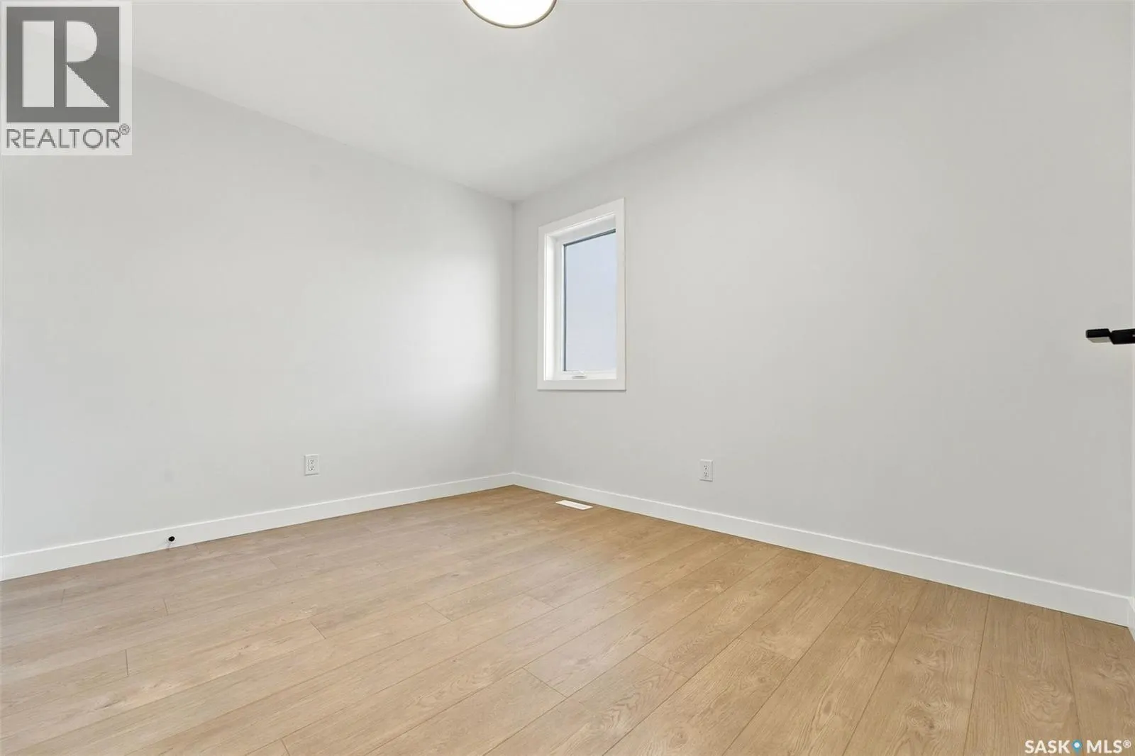 247 Doran WAY