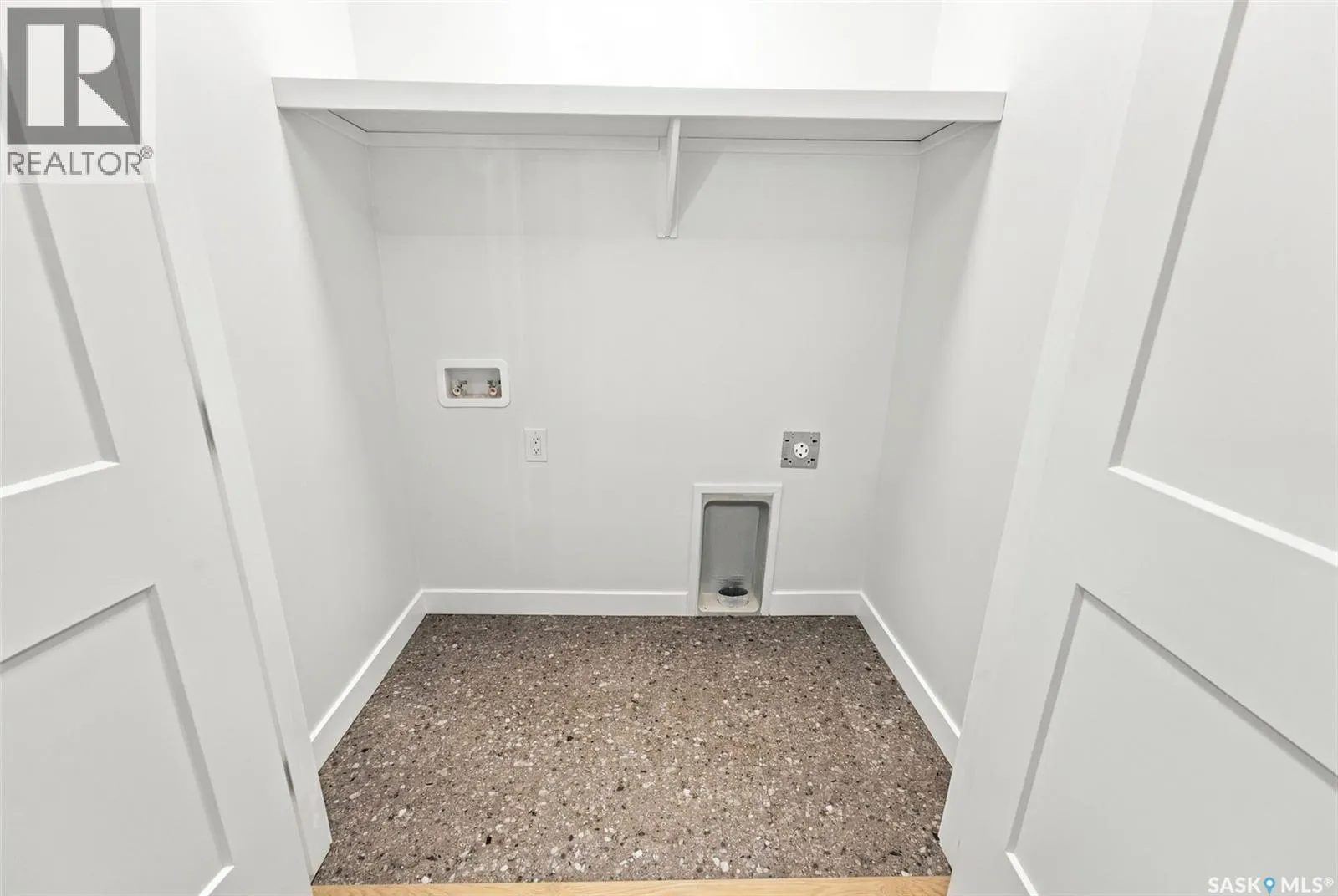 247 Doran WAY
