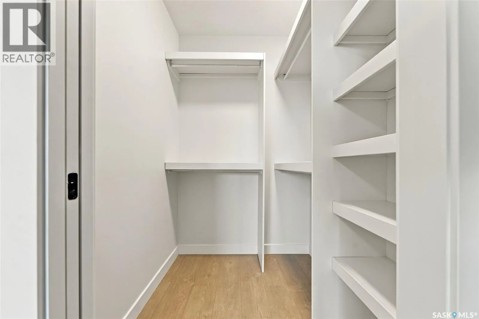 247 Doran WAY