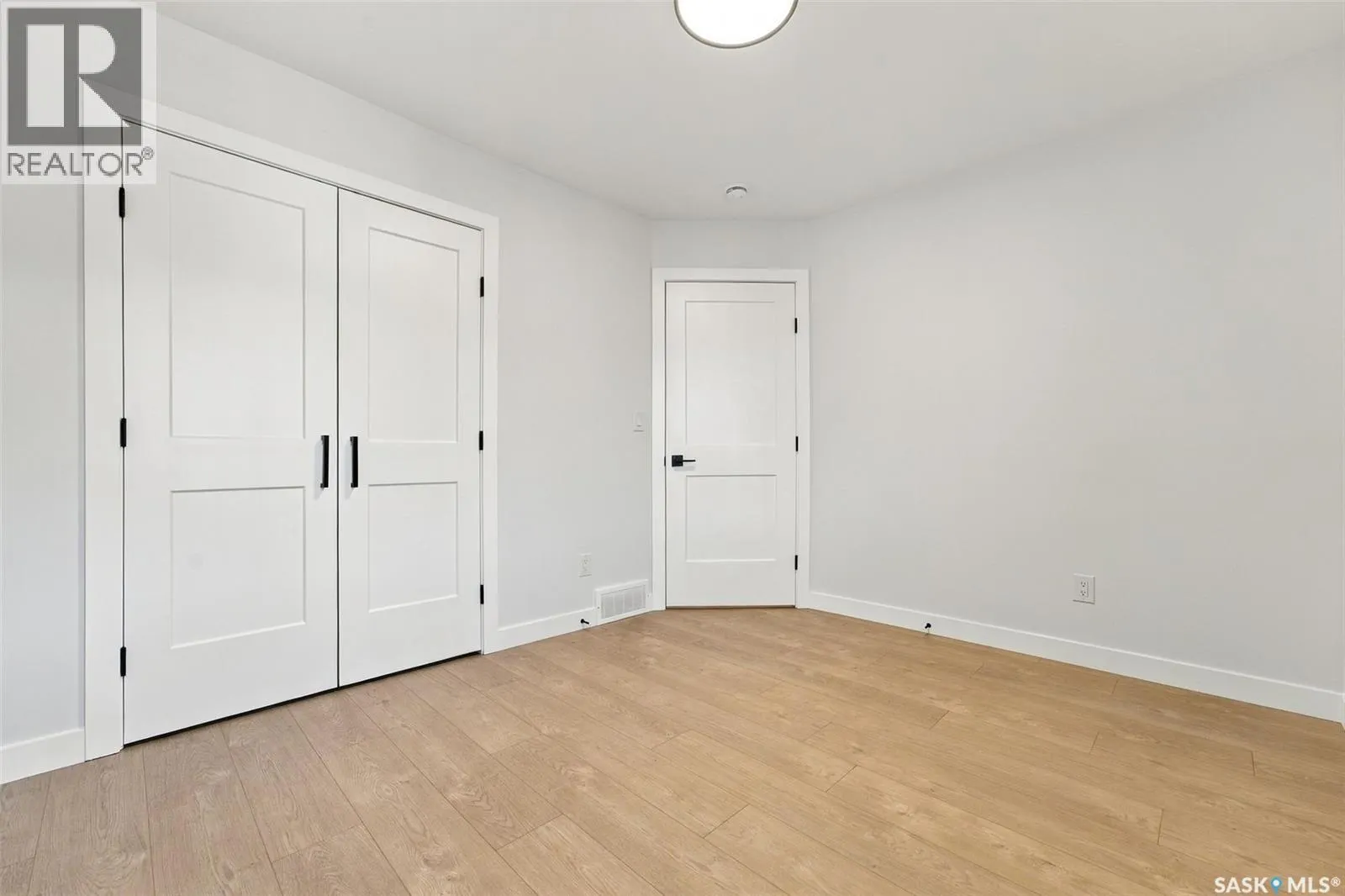 247 Doran WAY