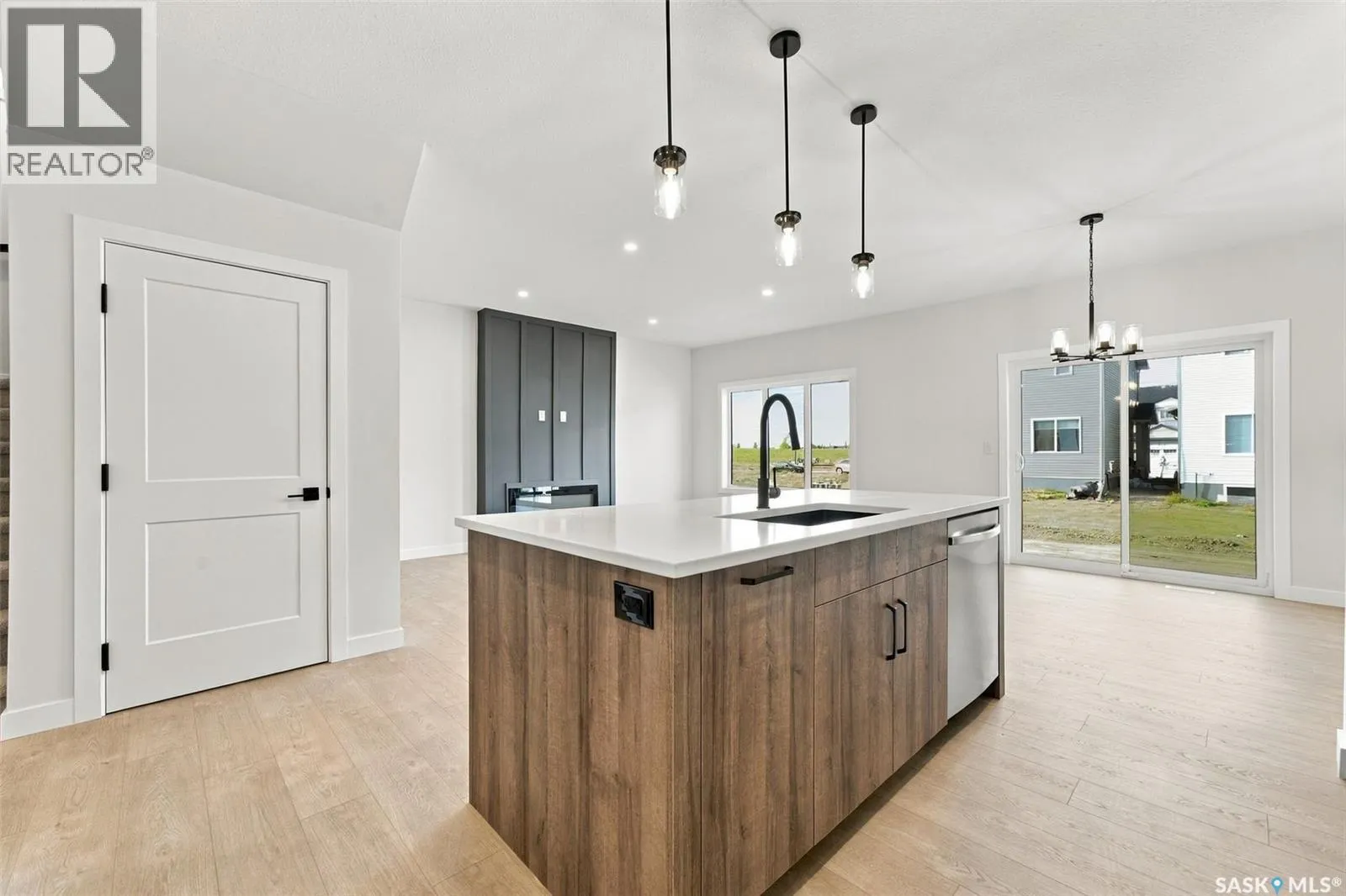247 Doran WAY