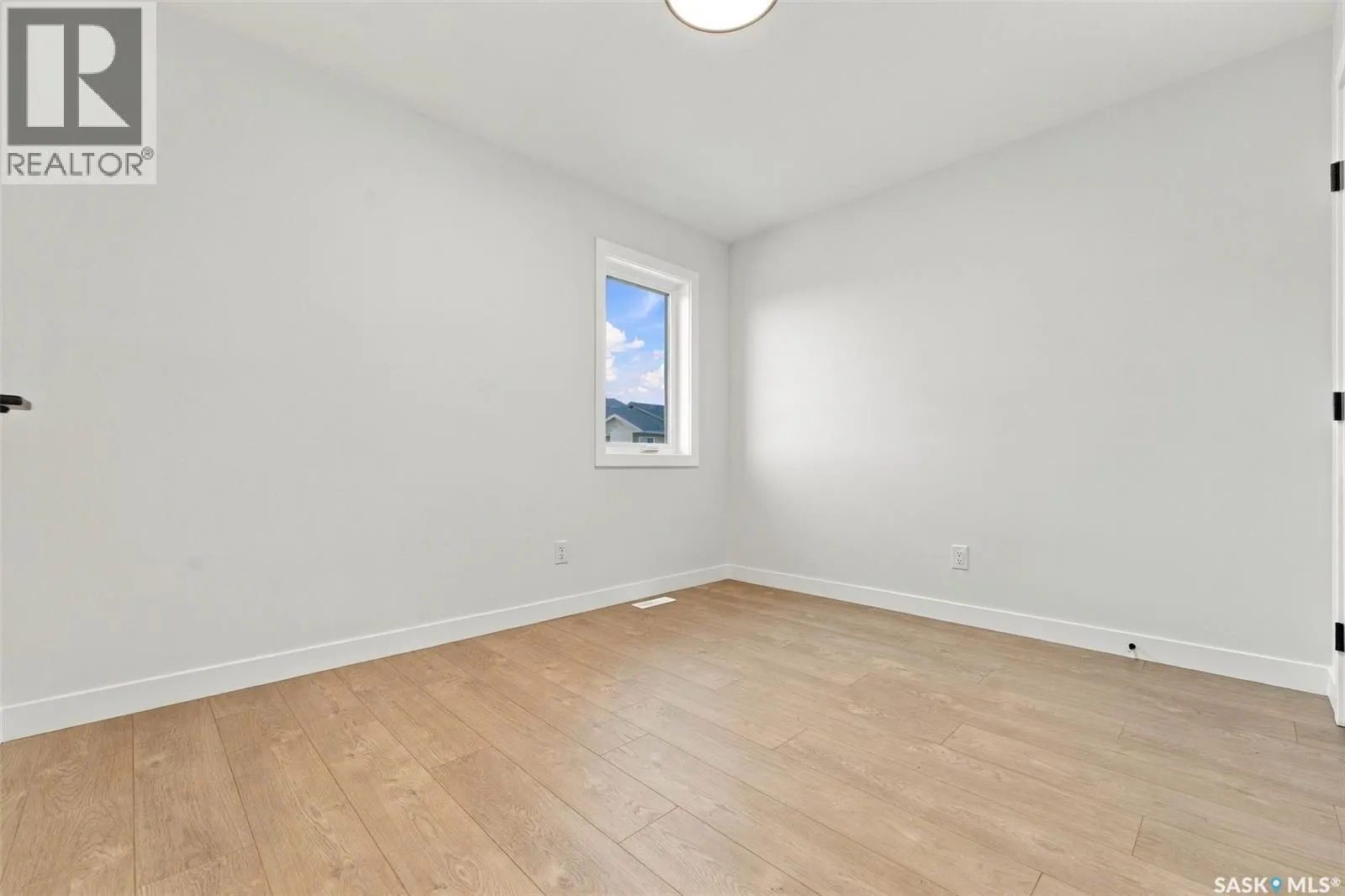 247 Doran WAY