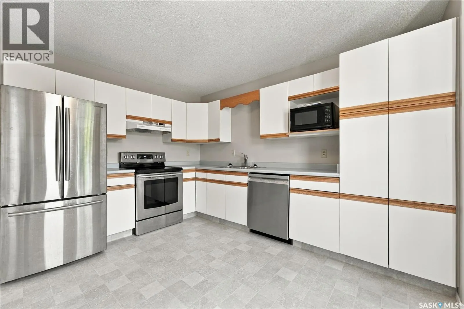 305 610 Perehudoff CRESCENT