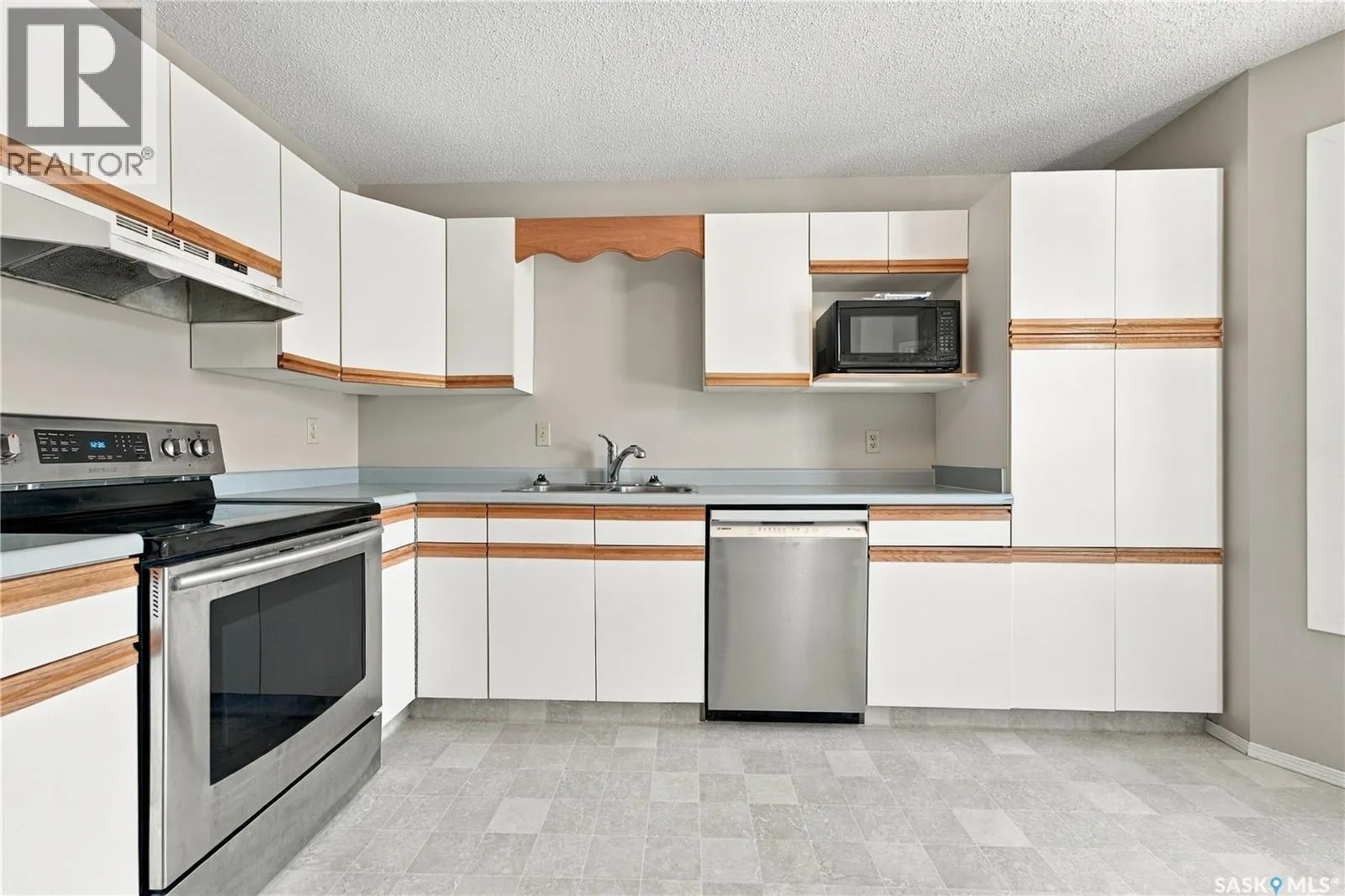305 610 Perehudoff CRESCENT
