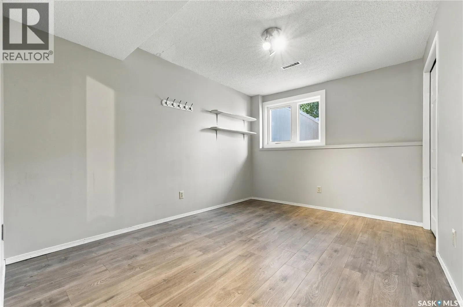 305 610 Perehudoff CRESCENT