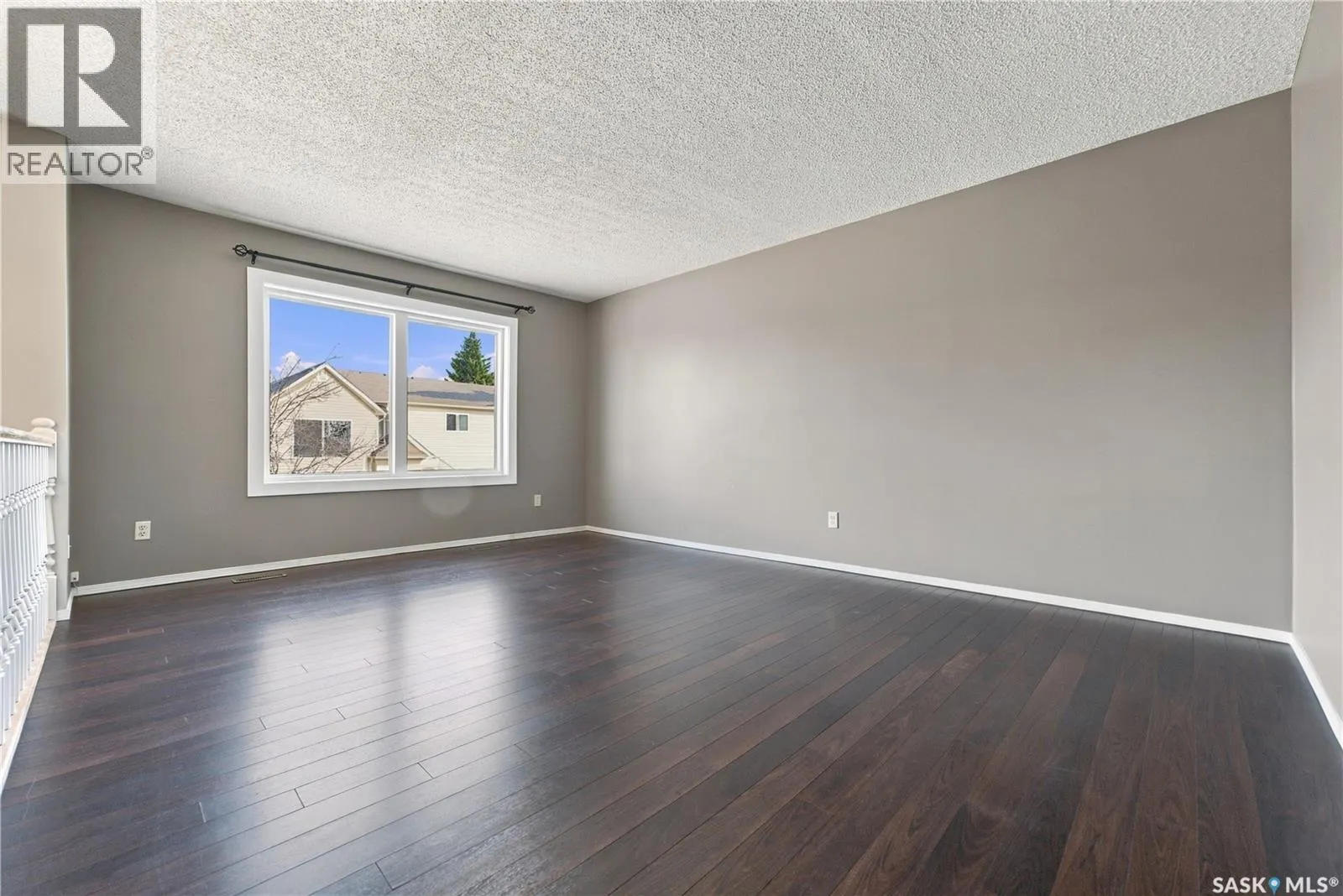 305 610 Perehudoff CRESCENT