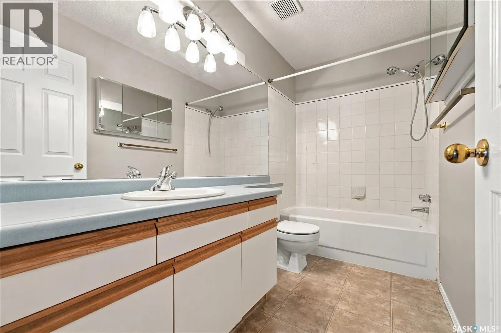 305 610 Perehudoff CRESCENT