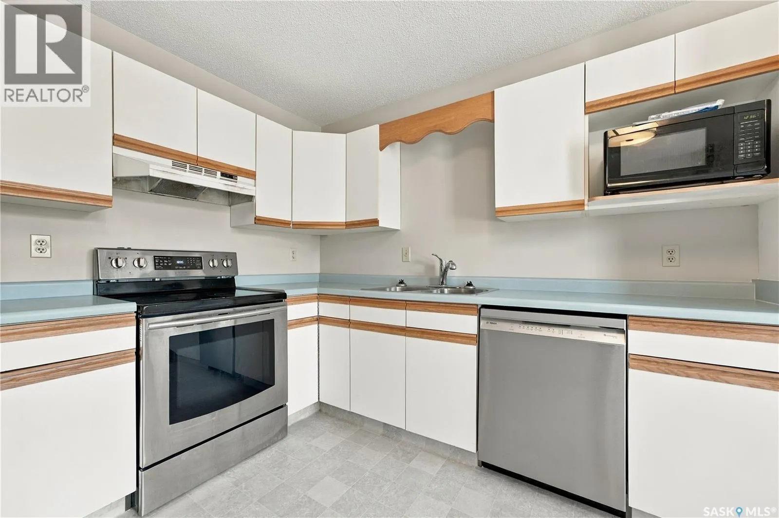 305 610 Perehudoff CRESCENT