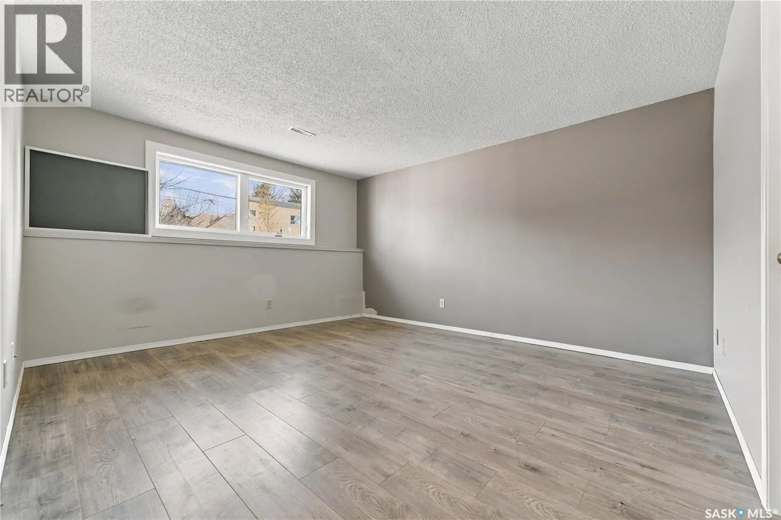 305 610 Perehudoff CRESCENT