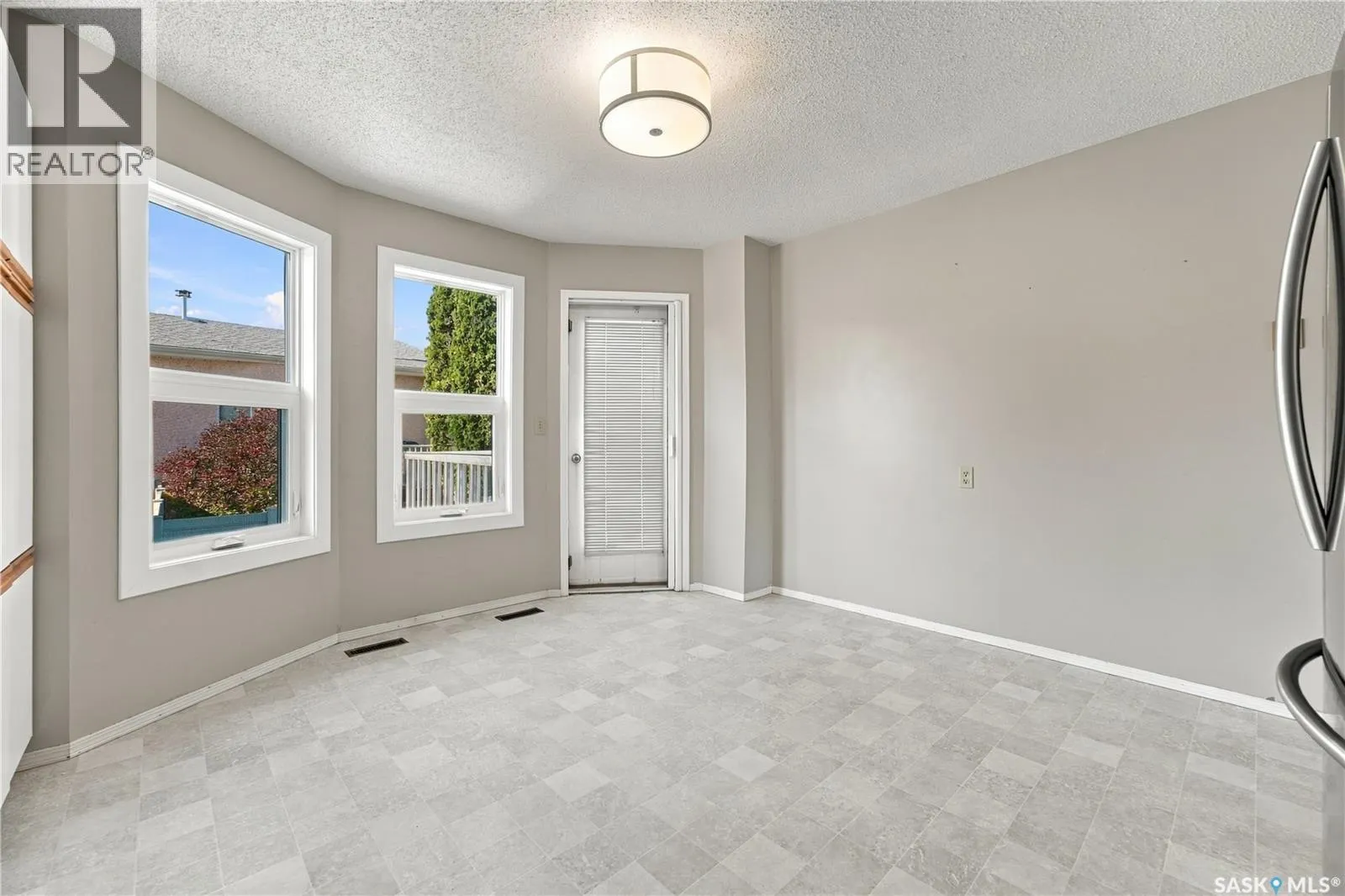 305 610 Perehudoff CRESCENT