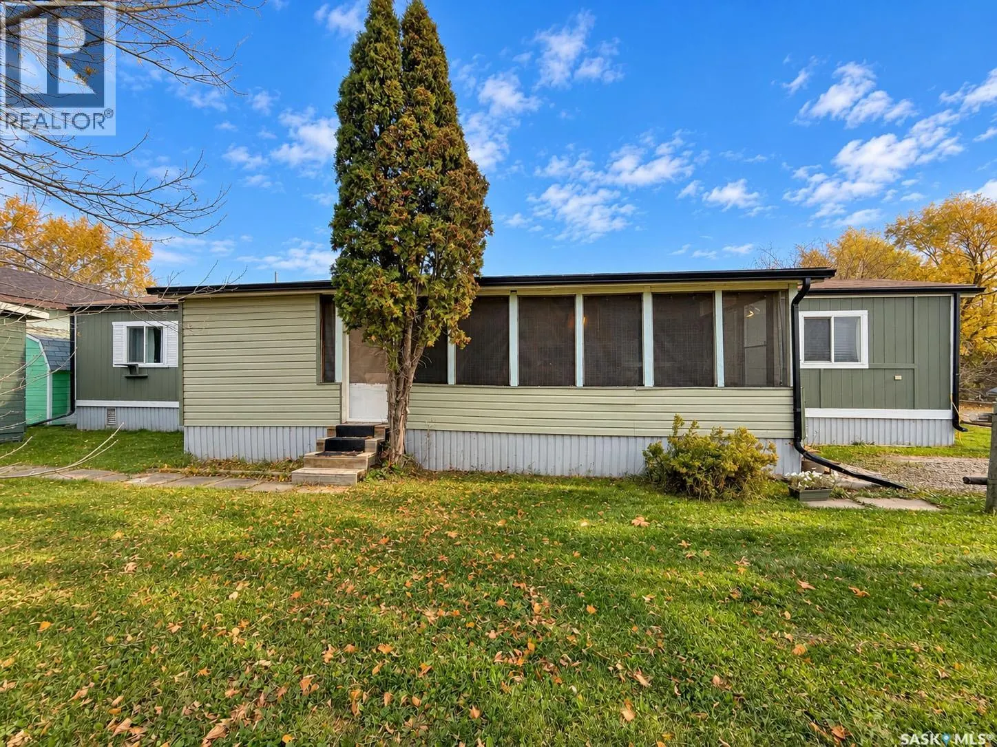 93 Eastview Trailer COURT