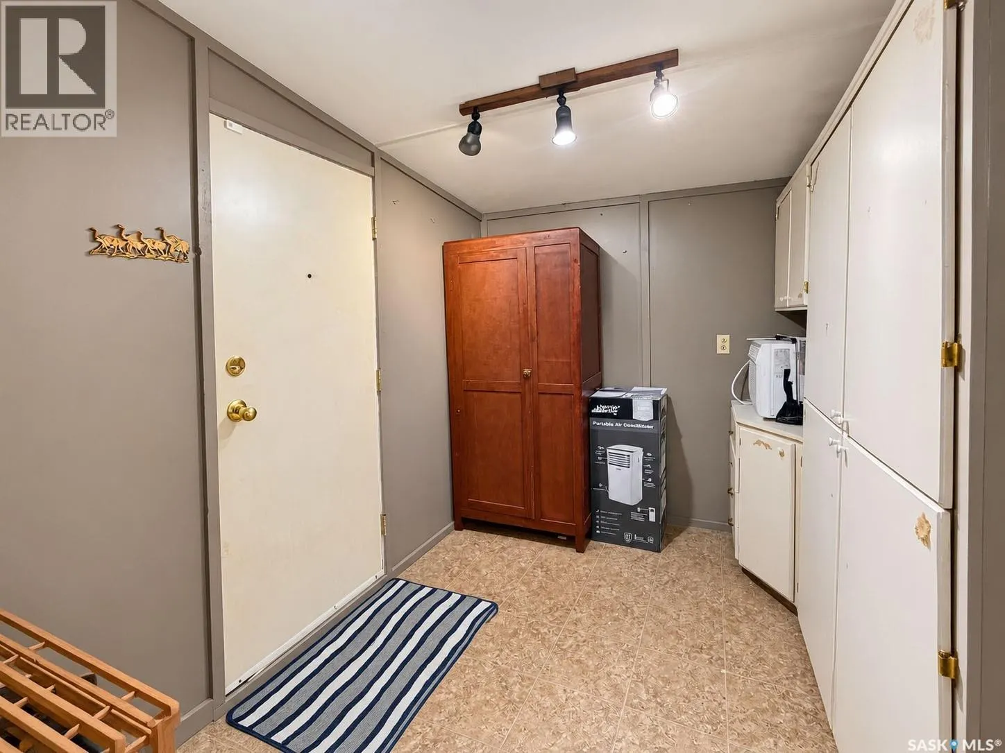 93 Eastview Trailer COURT