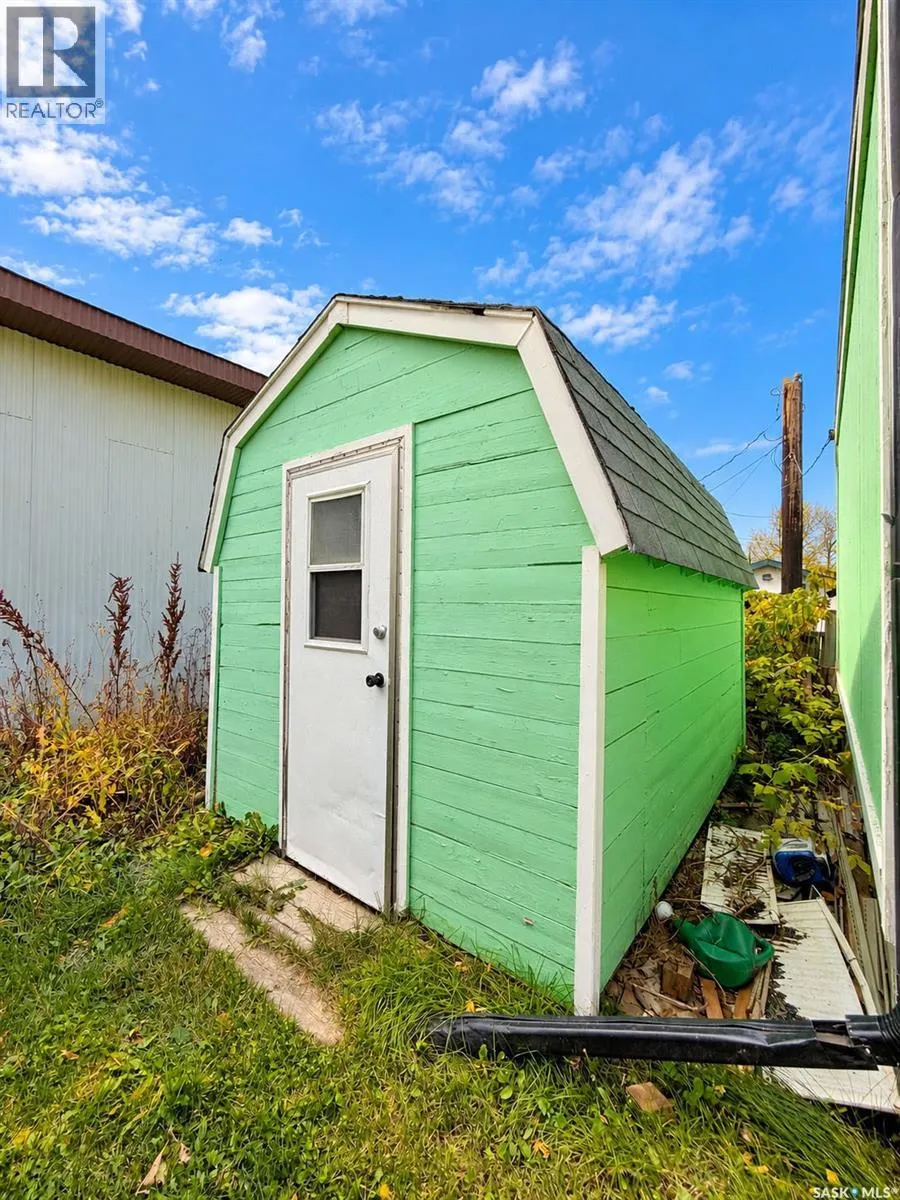 93 Eastview Trailer COURT